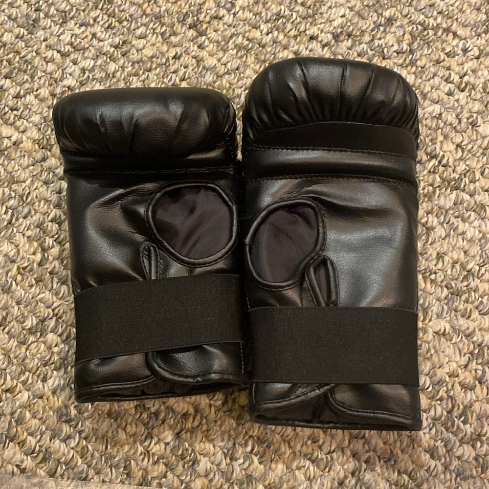 CKO Kickboxing Black and Yellow Gloves - Picture 3 of 3